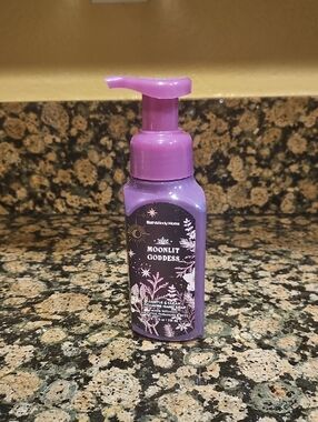 Bath & Body Works Moonlit Goddess Gentle Foaming Hand Soap